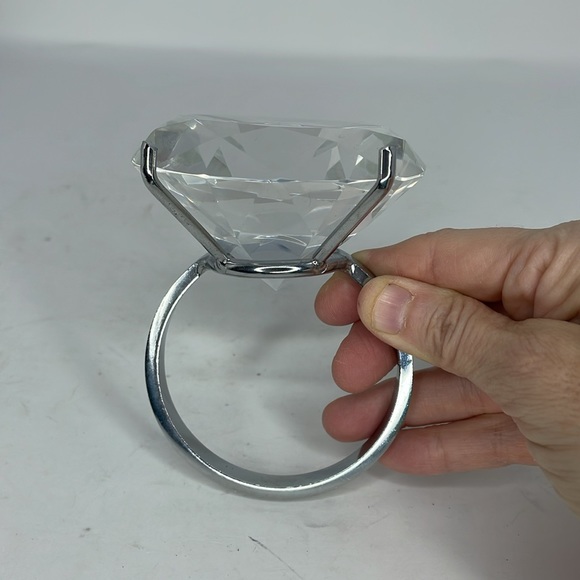 LARGE Sparkling Glass Diamond Ring Paperweight - Wedding Decoration - Picture 5 of 11
